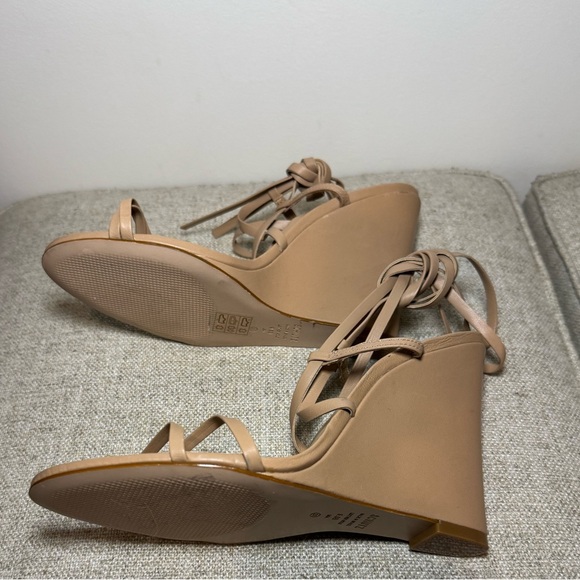 Brand New Schutz Deonne Casual Nappa Leather Sandal in Sand Size 9.5B - Picture 4 of 8